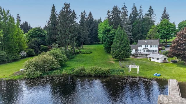 Property photo for 107 Xx W Lake Joy Drive Ne, Carnation photo 2