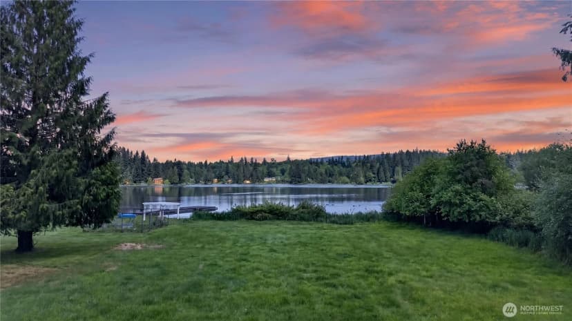 Property photo for 107 Xx W Lake Joy Drive Ne, Carnation photo 7