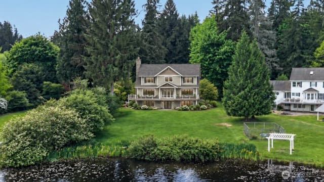 Property photo for 107 Xx W Lake Joy Drive Ne, Carnation