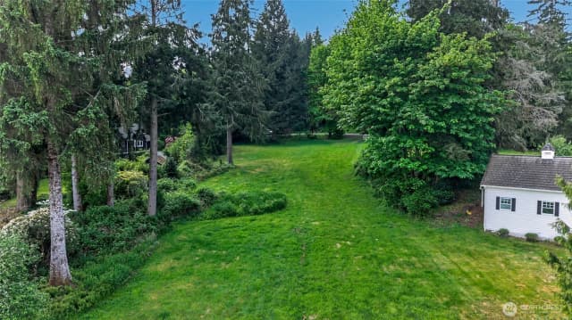 Property photo for 107 Xx W Lake Joy Drive Ne, Carnation photo 4