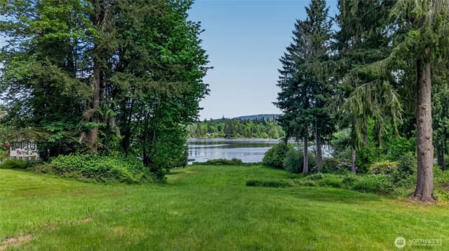 Property photo for 107 Xx W Lake Joy Drive Ne, Carnation photo 5