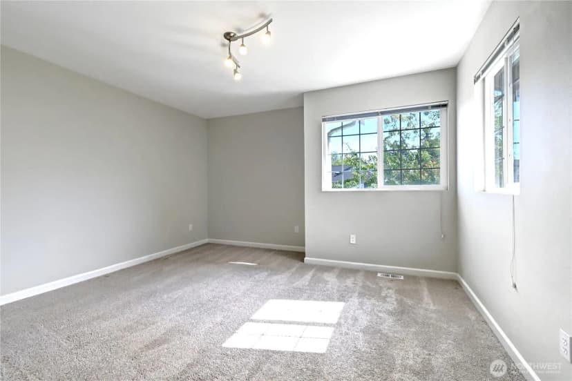 Property photo for 13700 56th Avenue Se, Everett photo 19
