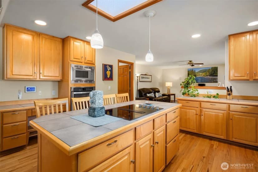 Property photo for 16115 Nw 4th Avenue, Arlington photo 7