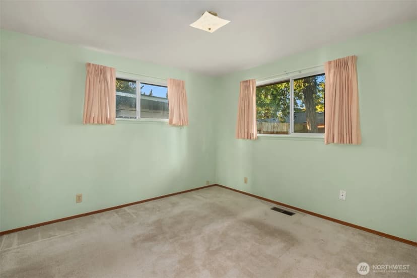 Property photo for 518 N 198th Street, Shoreline photo 18