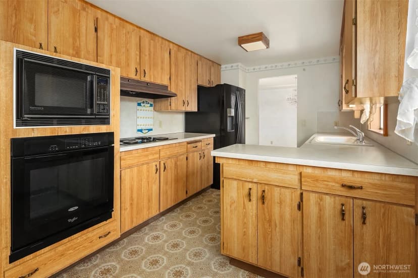 Property photo for 518 N 198th Street, Shoreline photo 11