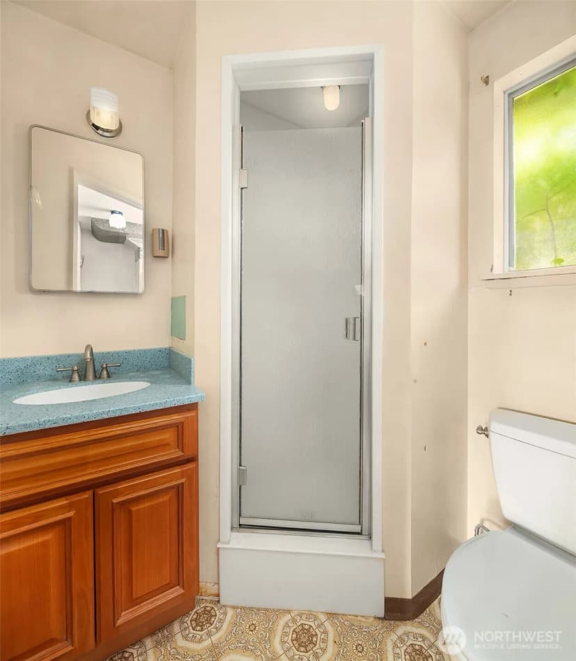 Property photo for 518 N 198th Street, Shoreline photo 15