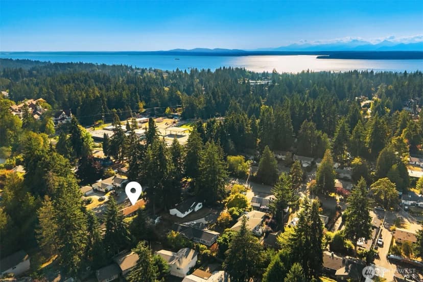 Property photo for 518 N 198th Street, Shoreline photo 25