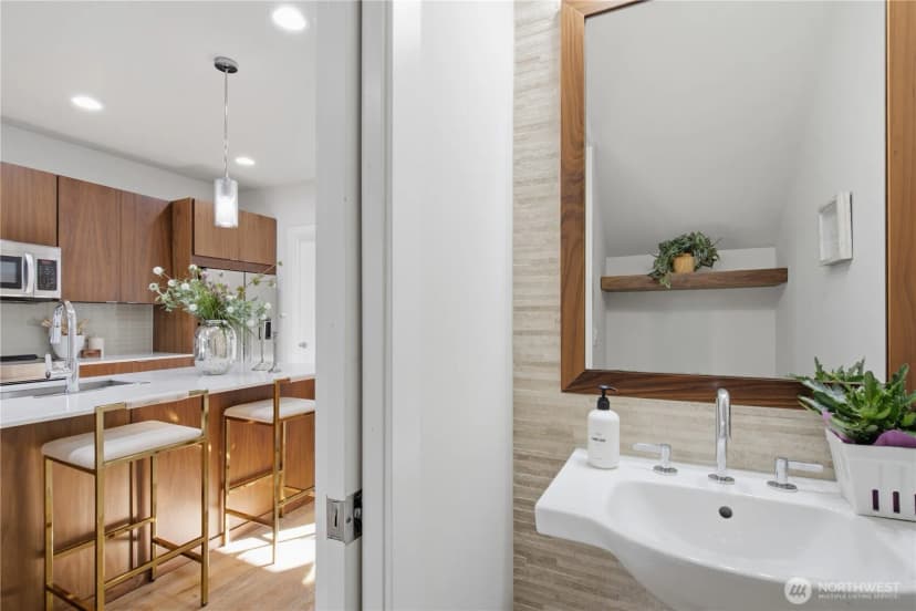 Property photo for 2214 Franklin Ave E #b, Seattle photo 7