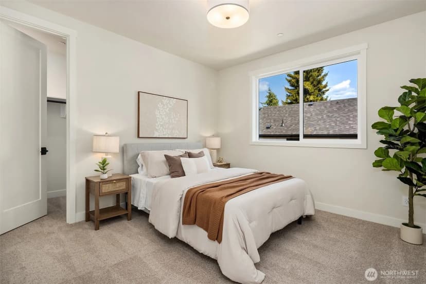 Property photo for 10217 Ne 24th Street, Bellevue photo 28