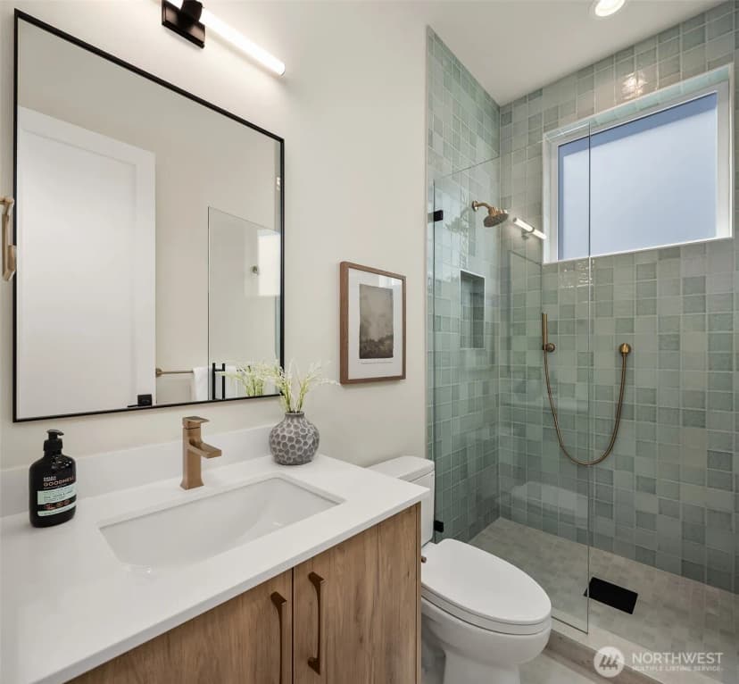 Property photo for 10217 Ne 24th Street, Bellevue photo 15