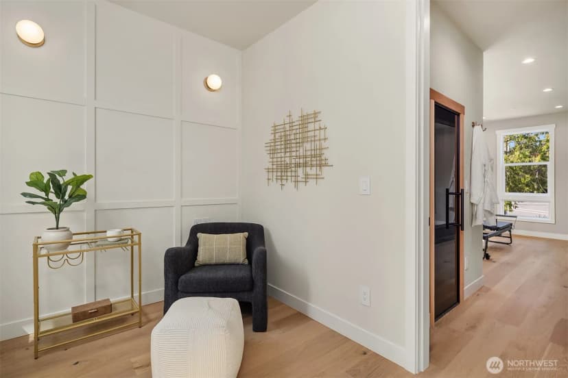 Property photo for 10217 Ne 24th Street, Bellevue photo 23