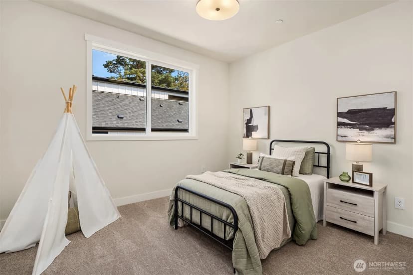 Property photo for 10217 Ne 24th Street, Bellevue photo 26