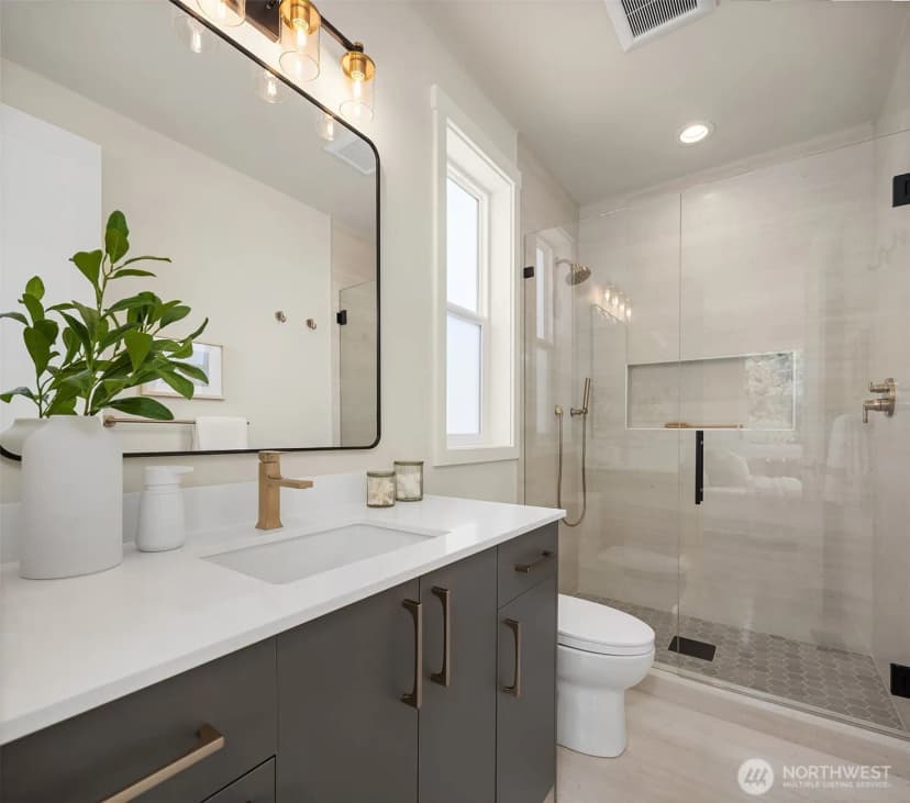 Property photo for 10217 Ne 24th Street, Bellevue photo 31
