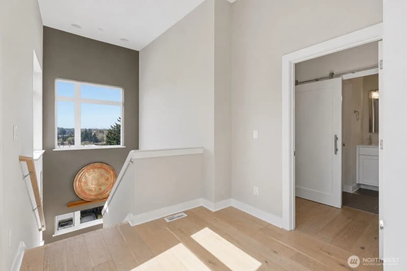 Property photo for 4033 129th Place Se, Bellevue photo 17