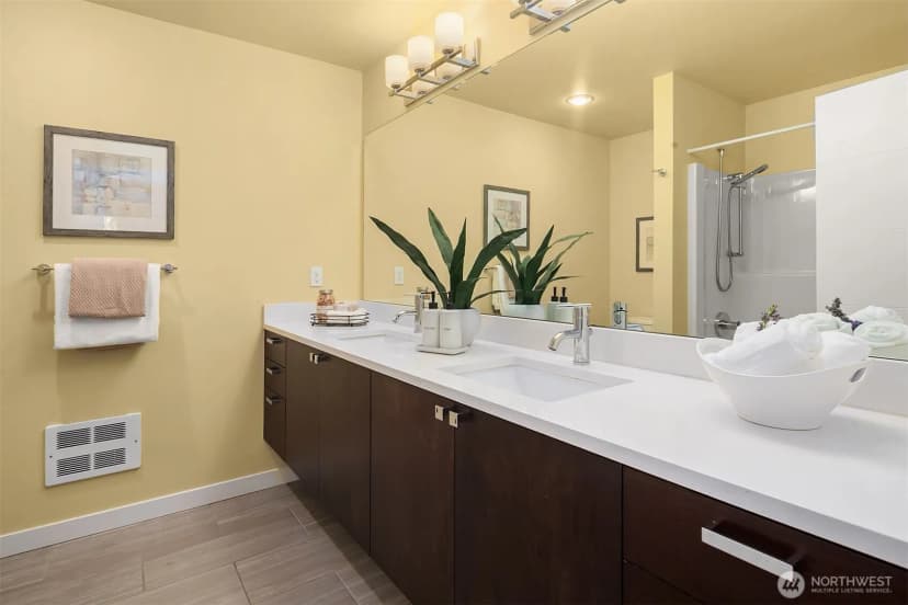 Property photo for 10363 Ashworth Avenue N, Seattle photo 17
