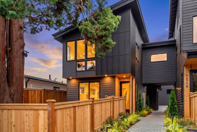 Property photo for 7511 12th Avenue Sw, Seattle
