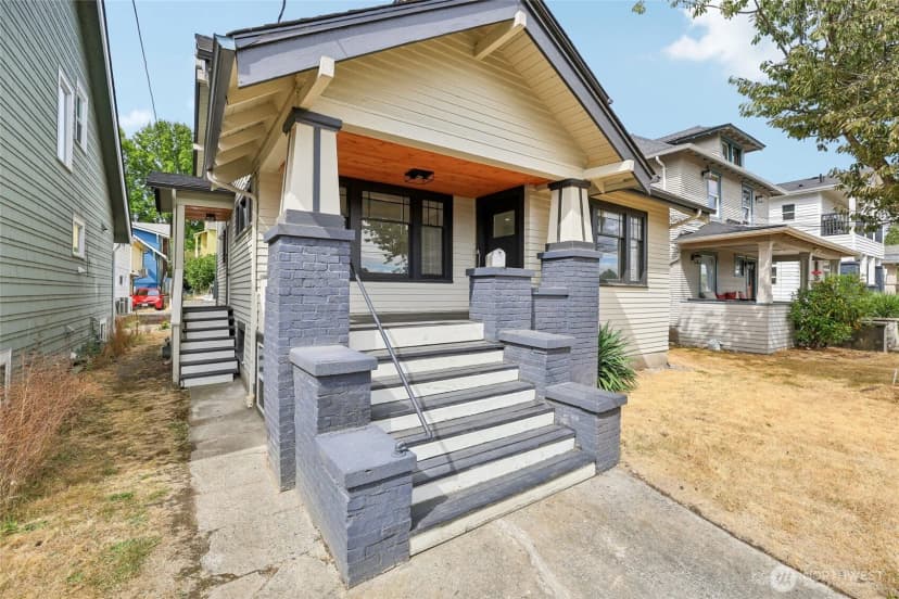 Property photo for 4545 5th Avenue Ne, Seattle photo 34