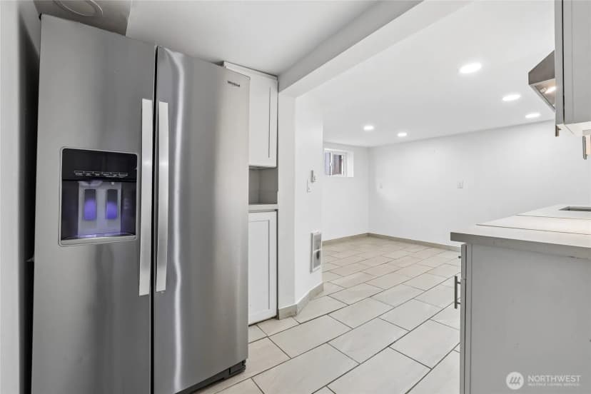 Property photo for 4545 5th Avenue Ne, Seattle photo 19