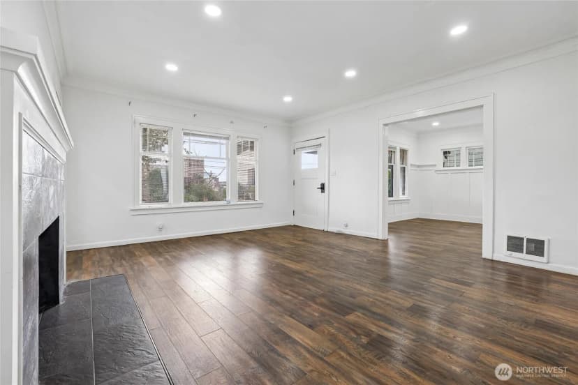 Property photo for 4545 5th Avenue Ne, Seattle photo 6