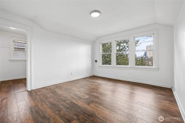 Property photo for 4545 5th Avenue Ne, Seattle photo 4