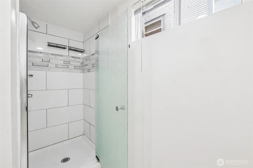 Property photo for 4545 5th Avenue Ne, Seattle photo 29