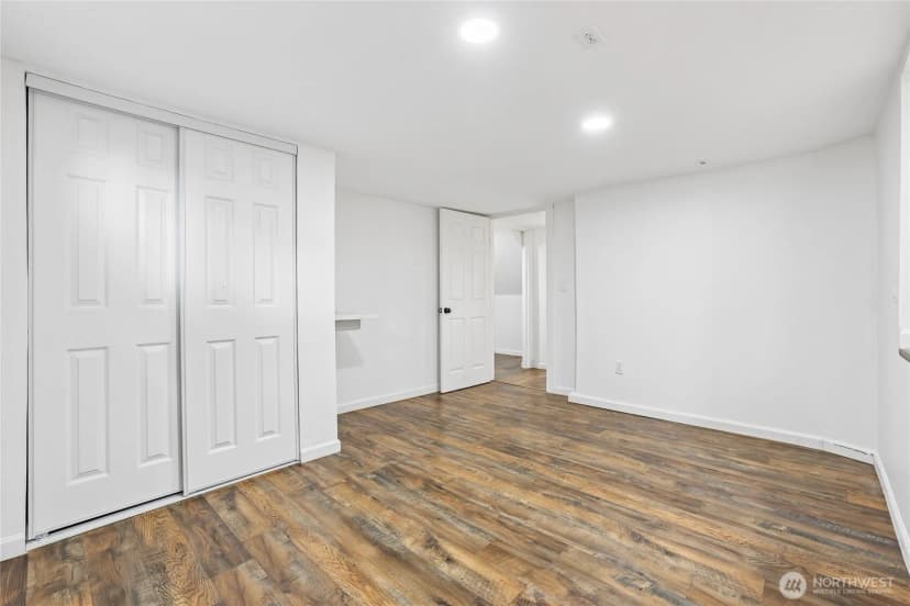 Property photo for 4545 5th Avenue Ne, Seattle photo 22