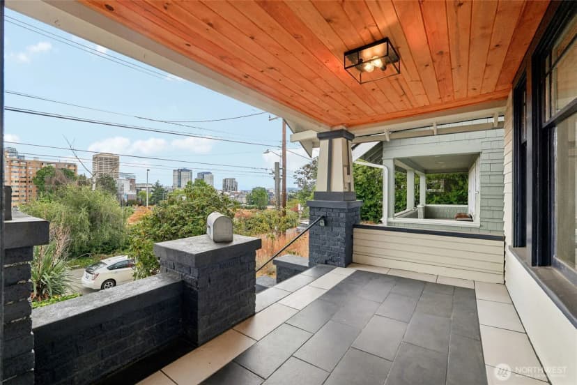 Property photo for 4545 5th Avenue Ne, Seattle photo 31