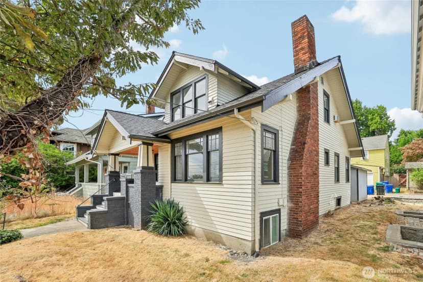 Property photo for 4545 5th Avenue Ne, Seattle