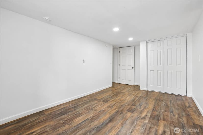 Property photo for 4545 5th Avenue Ne, Seattle photo 27