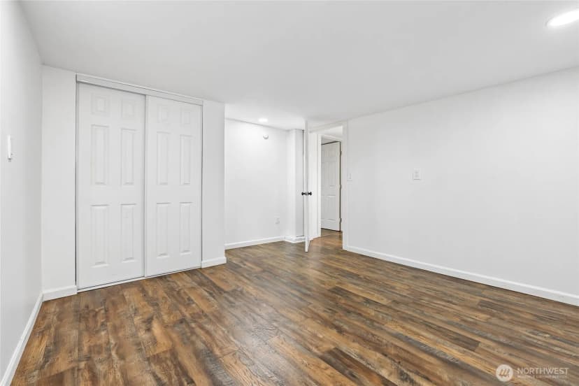 Property photo for 4545 5th Avenue Ne, Seattle photo 25