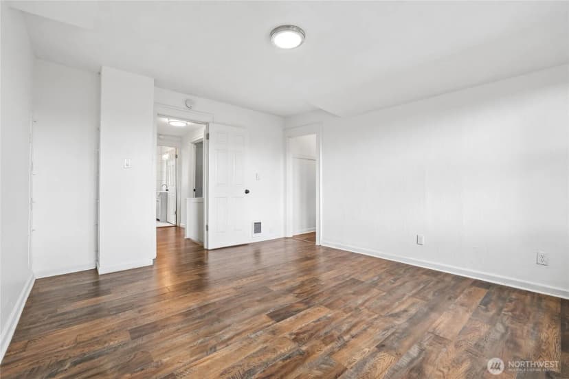 Property photo for 4545 5th Avenue Ne, Seattle photo 12
