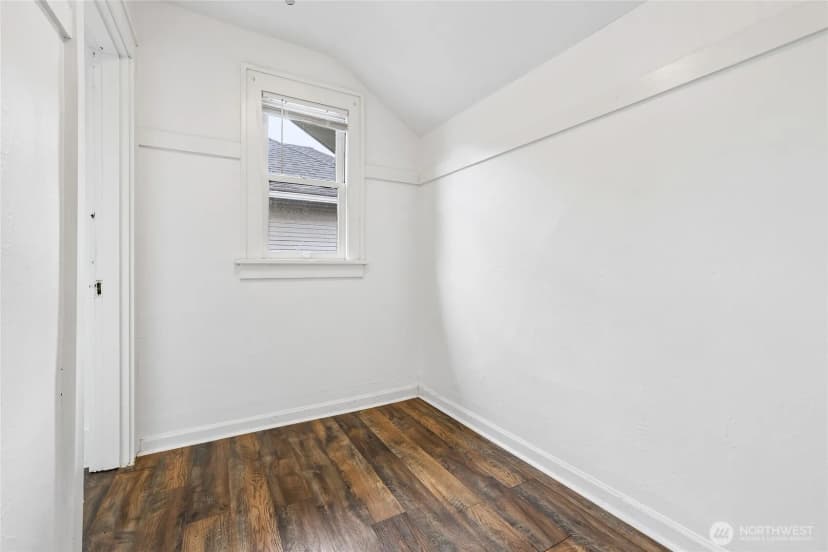 Property photo for 4545 5th Avenue Ne, Seattle photo 13