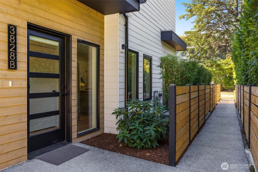 Property photo for 3828 35th Avenue W ##b, Seattle photo 3