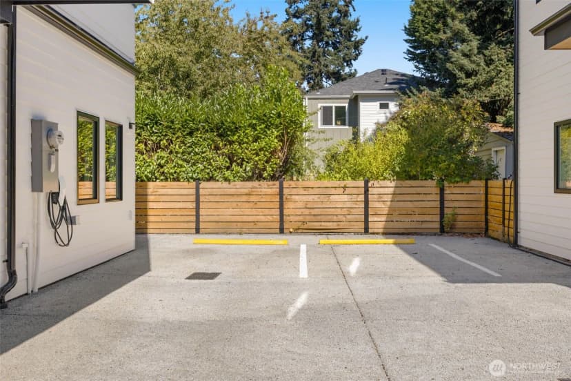 Property photo for 3828 35th Avenue W ##b, Seattle photo 6