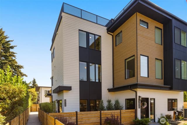 Property photo for 3828 35th Avenue W ##b, Seattle photo 2