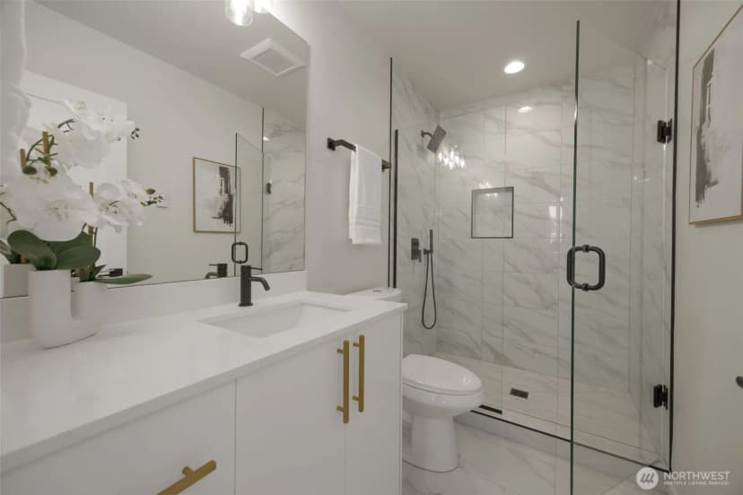 Property photo for 3828 35th Avenue W ##b, Seattle photo 20