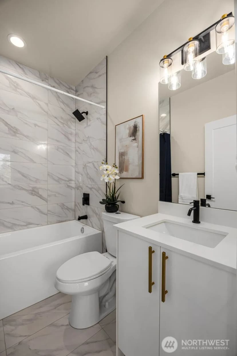 Property photo for 3828 35th Avenue W ##b, Seattle photo 16