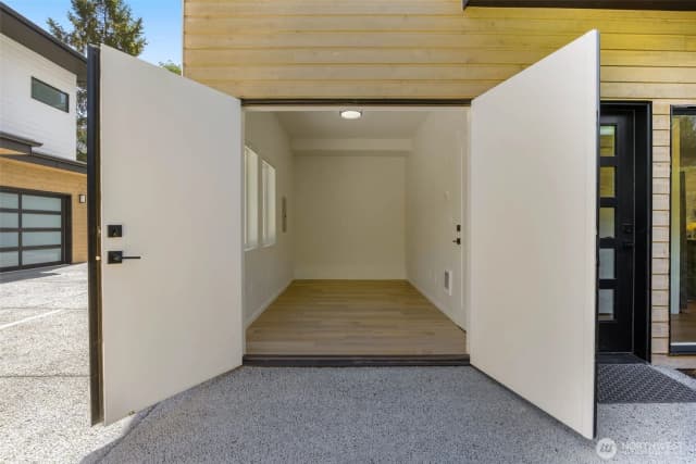 Property photo for 3828 35th Avenue W ##b, Seattle photo 5