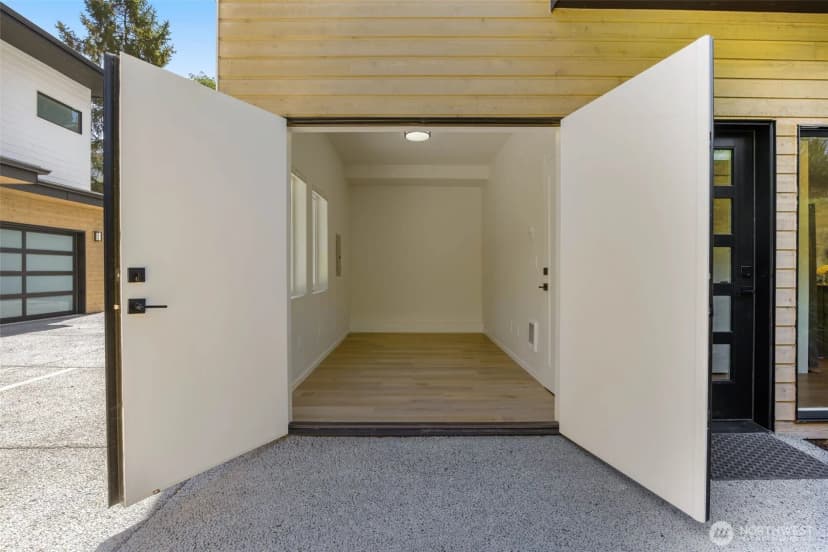 Property photo for 3828 35th Avenue W ##b, Seattle photo 5