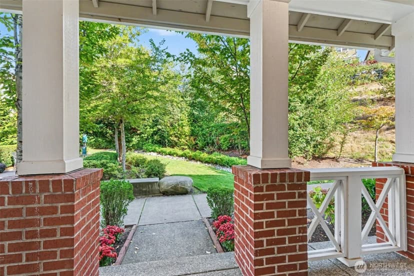 Property photo for 1423 Ne Hickory Lane, Issaquah photo 2