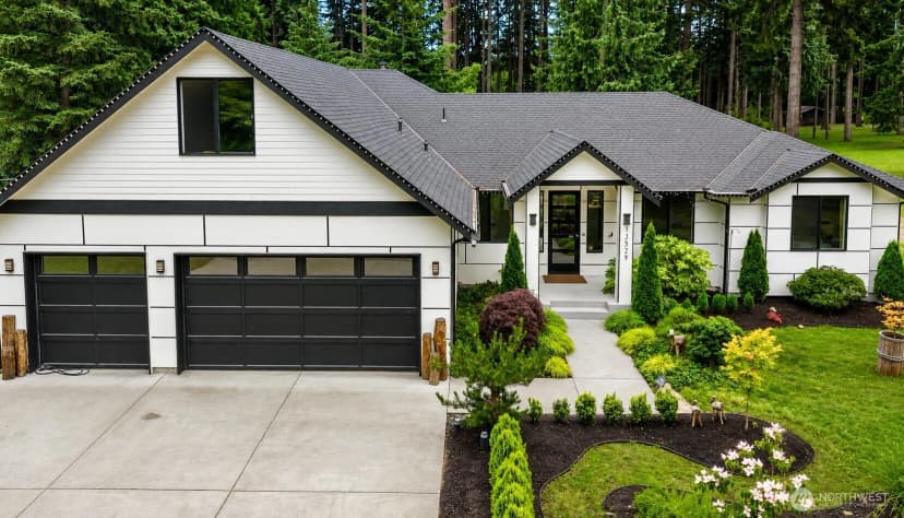 Property photo for 13529 Cascadian Way, Everett