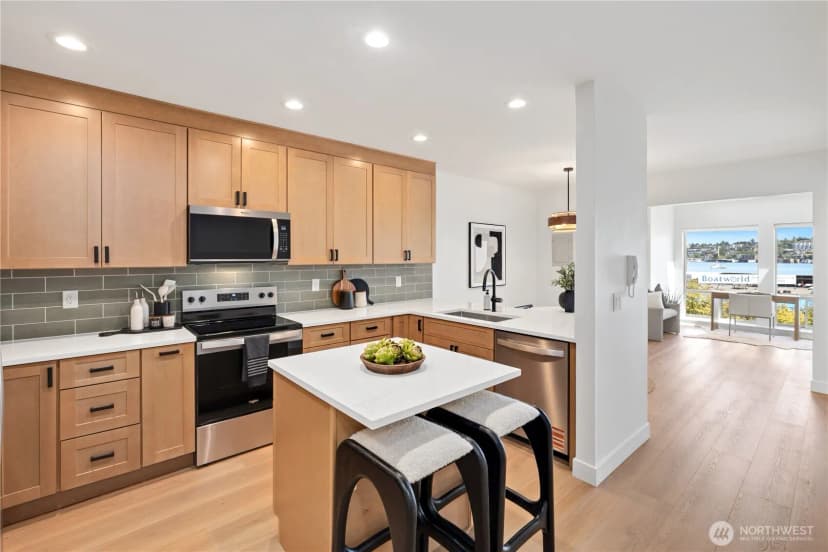 Property photo for 2105 Westlake Avenue N #201, Seattle photo 10