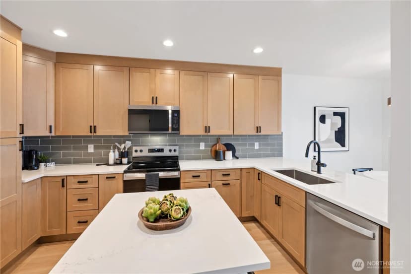 Property photo for 2105 Westlake Avenue N #201, Seattle photo 12