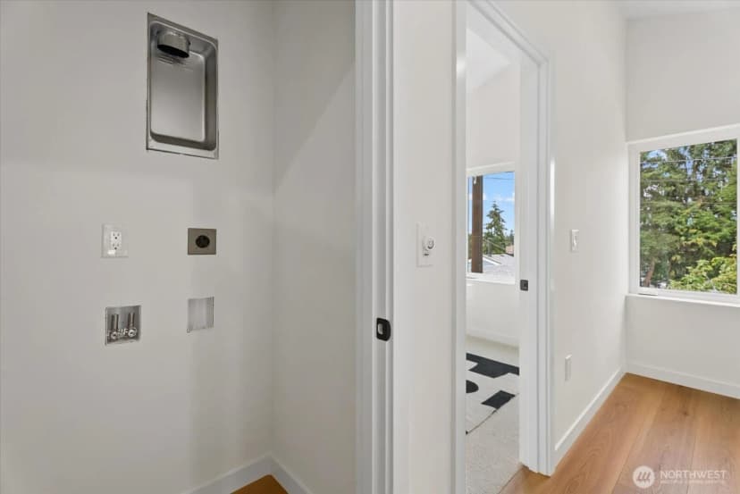 Property photo for 7513 12th Avenue Sw, Seattle photo 15