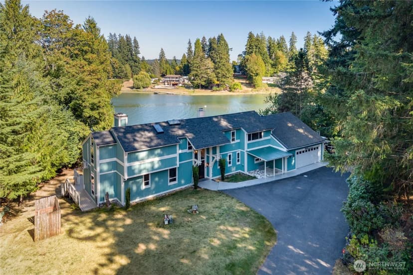 Property photo for 15678 Virginia Loop Road Ne, Poulsbo