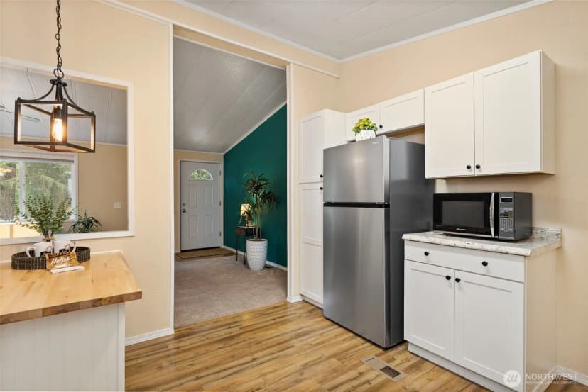 Property photo for 905 Griffiths Lane W, Seabeck photo 12