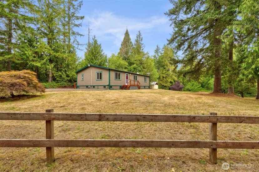 Property photo for 905 Griffiths Lane W, Seabeck