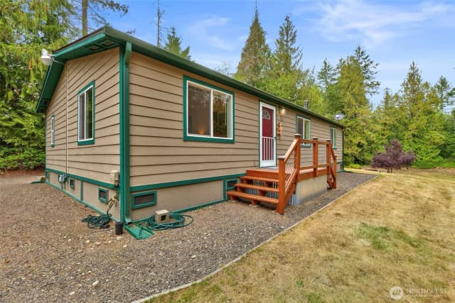 Property photo for 905 Griffiths Lane W, Seabeck photo 4