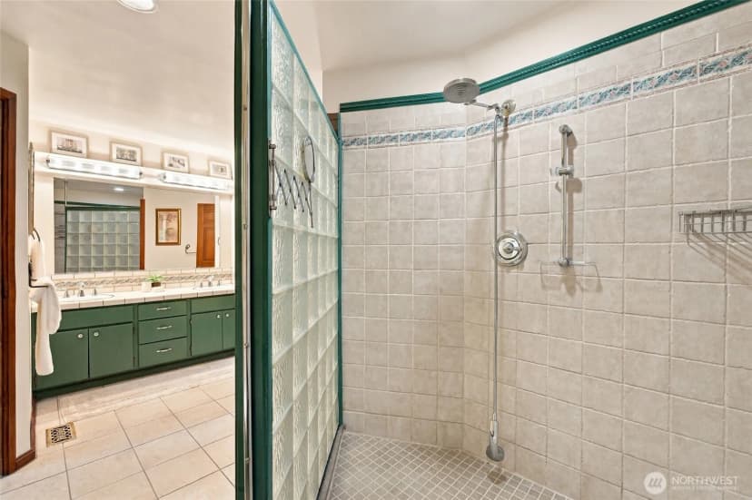 Property photo for 8025 45th Avenue Ne, Seattle photo 19