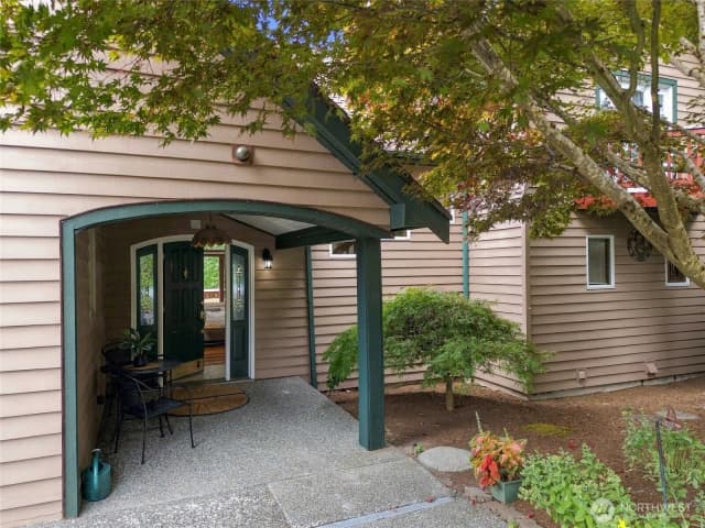 Property photo for 8025 45th Avenue Ne, Seattle photo 2